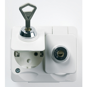 Aqua-stark väggutt 2-v mj IP44 m lås utv skruv